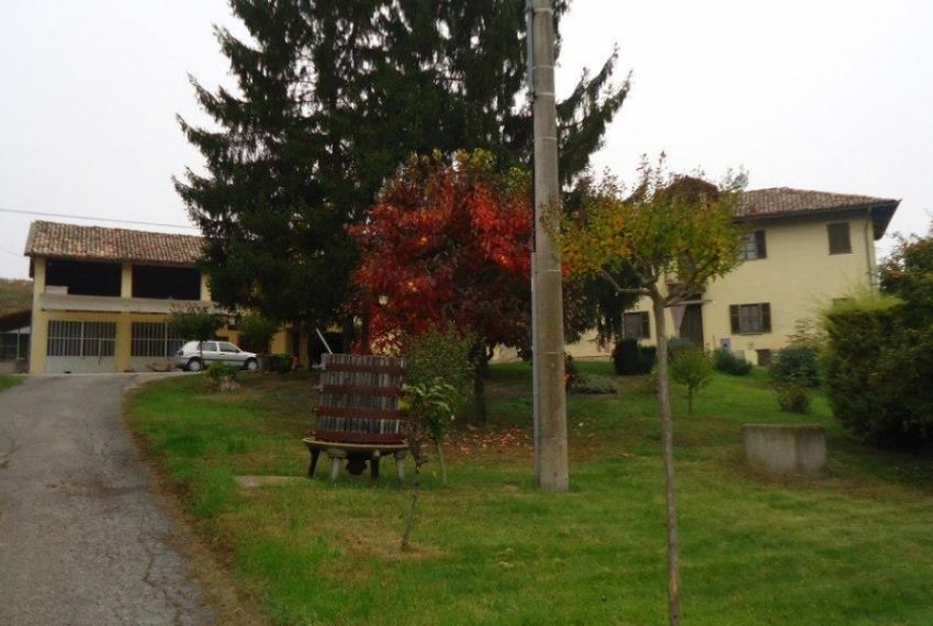 case-in-piemonte-piedmont-real-estate-running-winery-panoramic-position-15