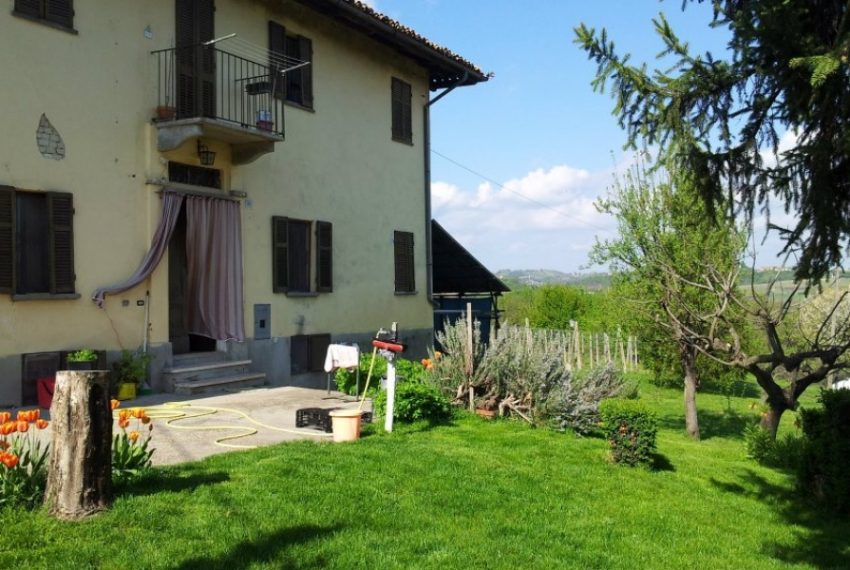 case-in-piemonte-piedmont-real-estate-running-winery-panoramic-position-9