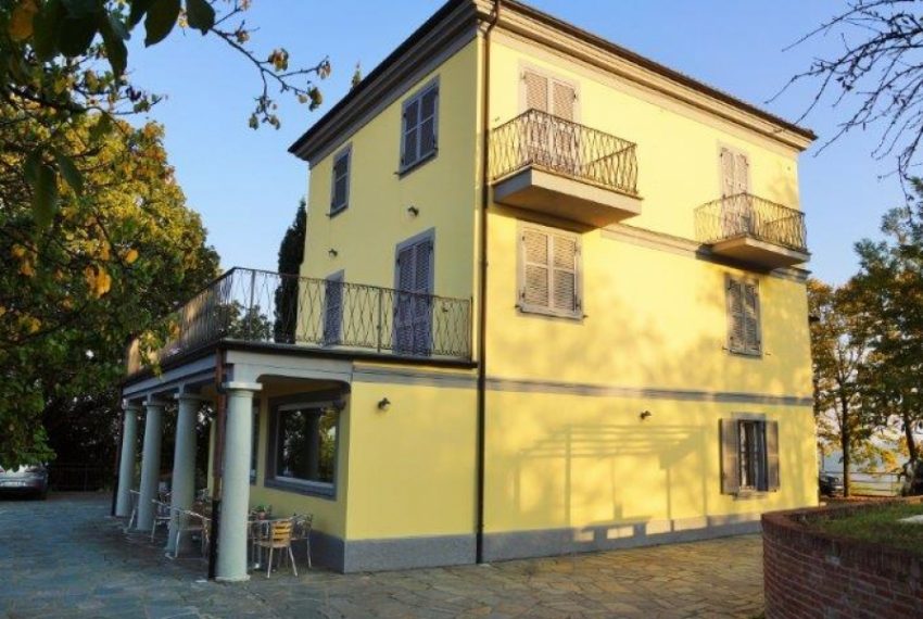 case-in-piemonte-piedmont-real-estate-panoramic-villa-b&b-panoramic-position-11