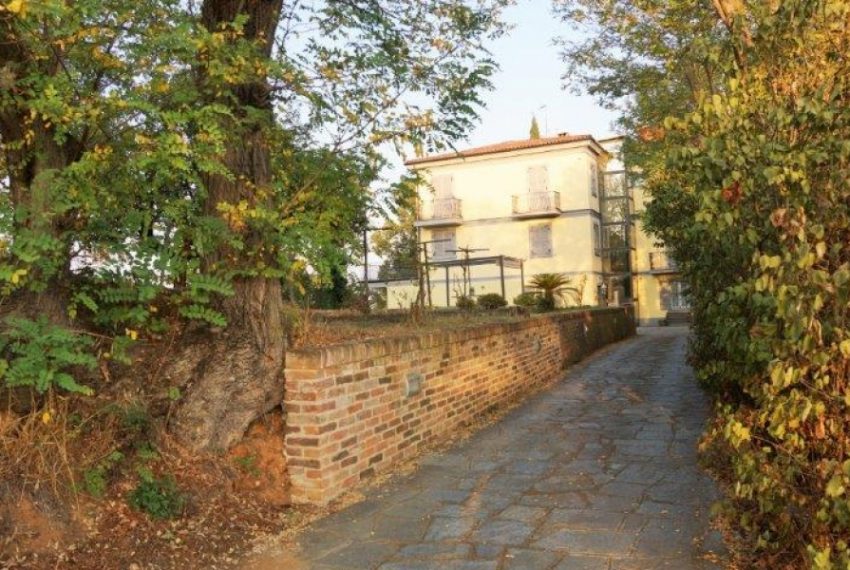 case-in-piemonte-piedmont-real-estate-panoramic-villa-b&b-panoramic-position-24