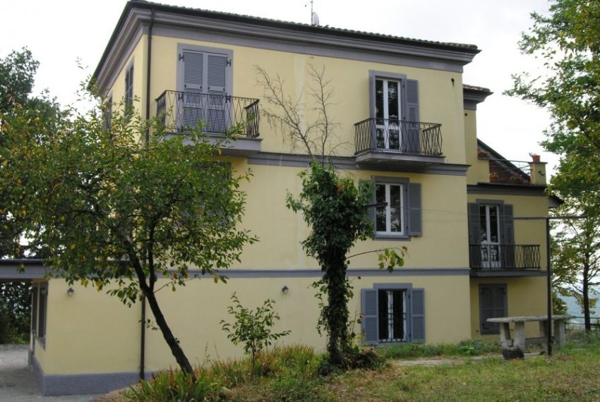 case-in-piemonte-piedmont-real-estate-panoramic-villa-b&b-panoramic-position-3
