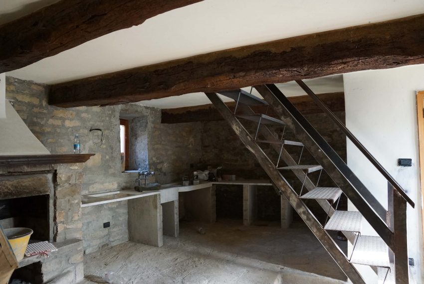 CP-1185-cravanzana-lange-alba-real-estate-property-italia-fabiana-elianne-unesco-stonehouse-italy-cottage-baita (13)