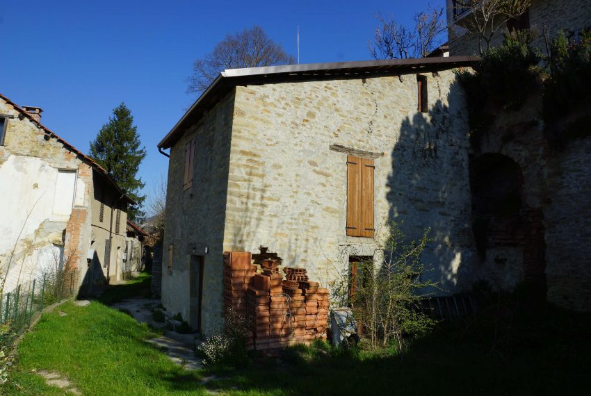 CP-1185-cravanzana-lange-alba-real-estate-property-italia-fabiana-elianne-unesco-stonehouse-italy-cottage-baita (2)