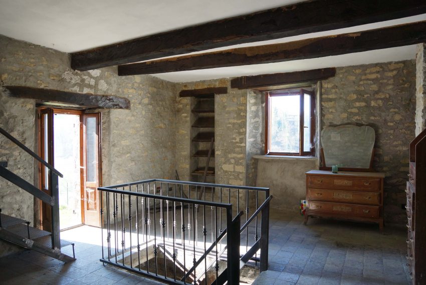 CP-1185-cravanzana-lange-alba-real-estate-property-italia-fabiana-elianne-unesco-stonehouse-italy-cottage-baita (20)