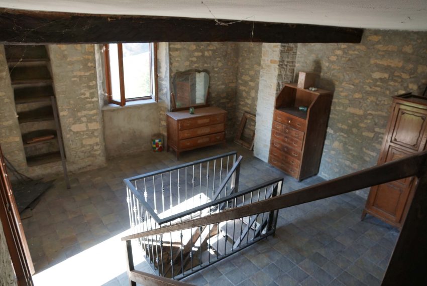 CP-1185-cravanzana-lange-alba-real-estate-property-italia-fabiana-elianne-unesco-stonehouse-italy-cottage-baita (25)