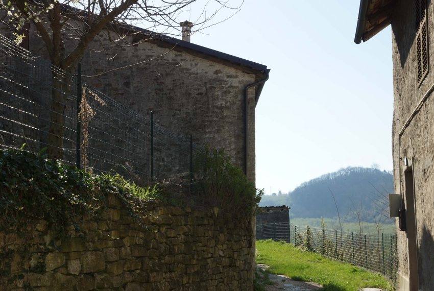 CP-1185-cravanzana-lange-alba-real-estate-property-italia-fabiana-elianne-unesco-stonehouse-italy-cottage-baita (37)