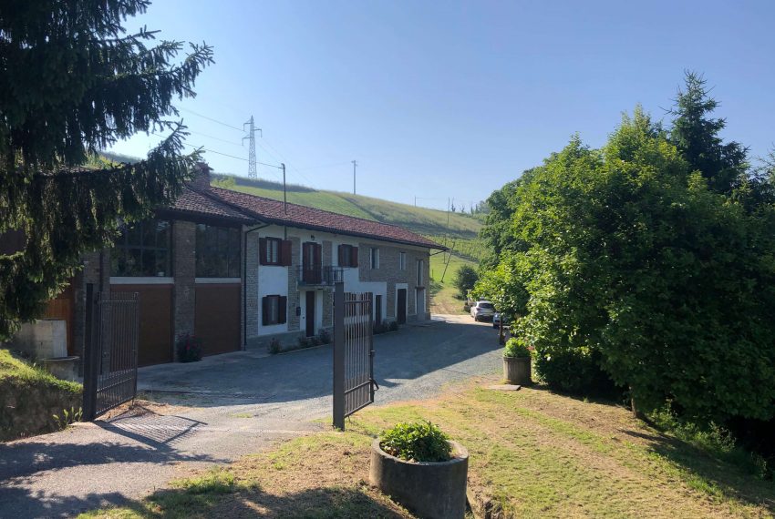 CR-1306-rocchetta-realestate-fabiana-eliannne-caseinpiemonte-unesco-stone-canelli-homesinpiemonte-nizza (37)