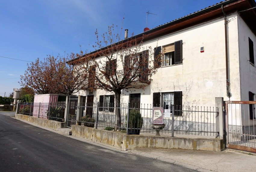 cp-1470-caseinpiemonte-sanmarzanooliveto-vineyards-unesco-winecellar-view-elianne-fabiana (2)