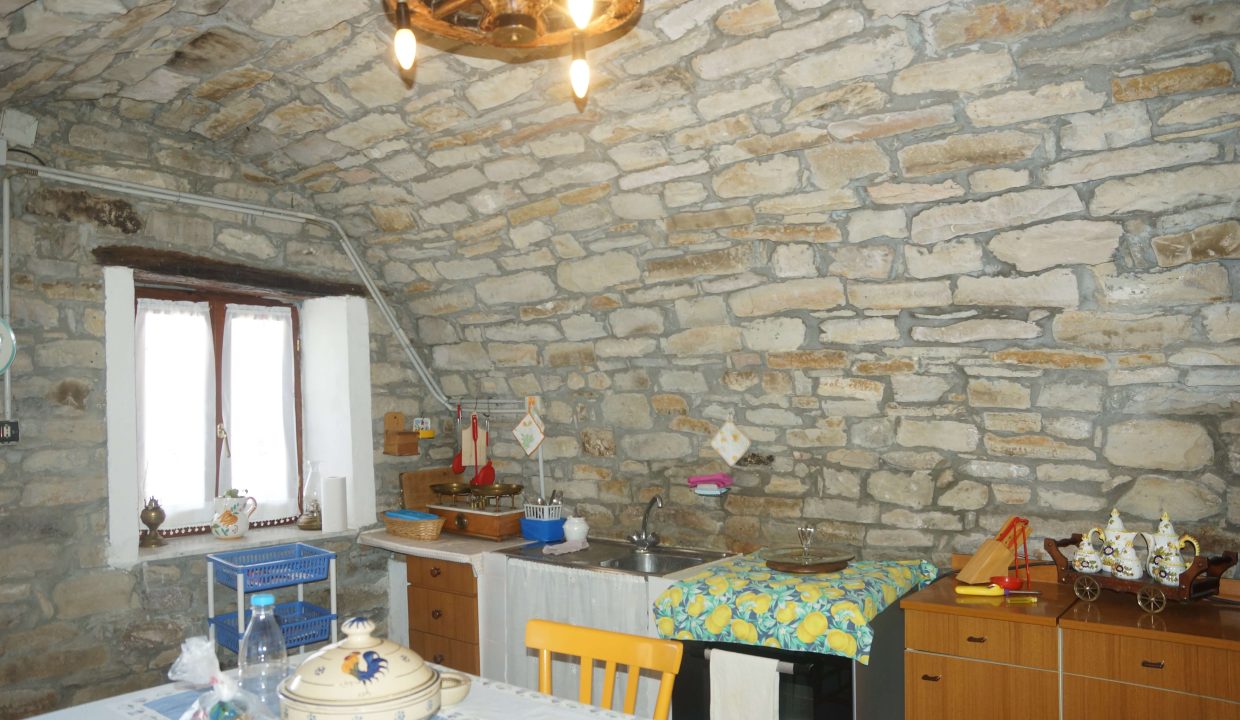caseinpiemonte-realestate-fabiana-elianne-roccaverano-robiola-unesco-barbera-stonehouse-piemonte-langhe-cp-1389 (16)