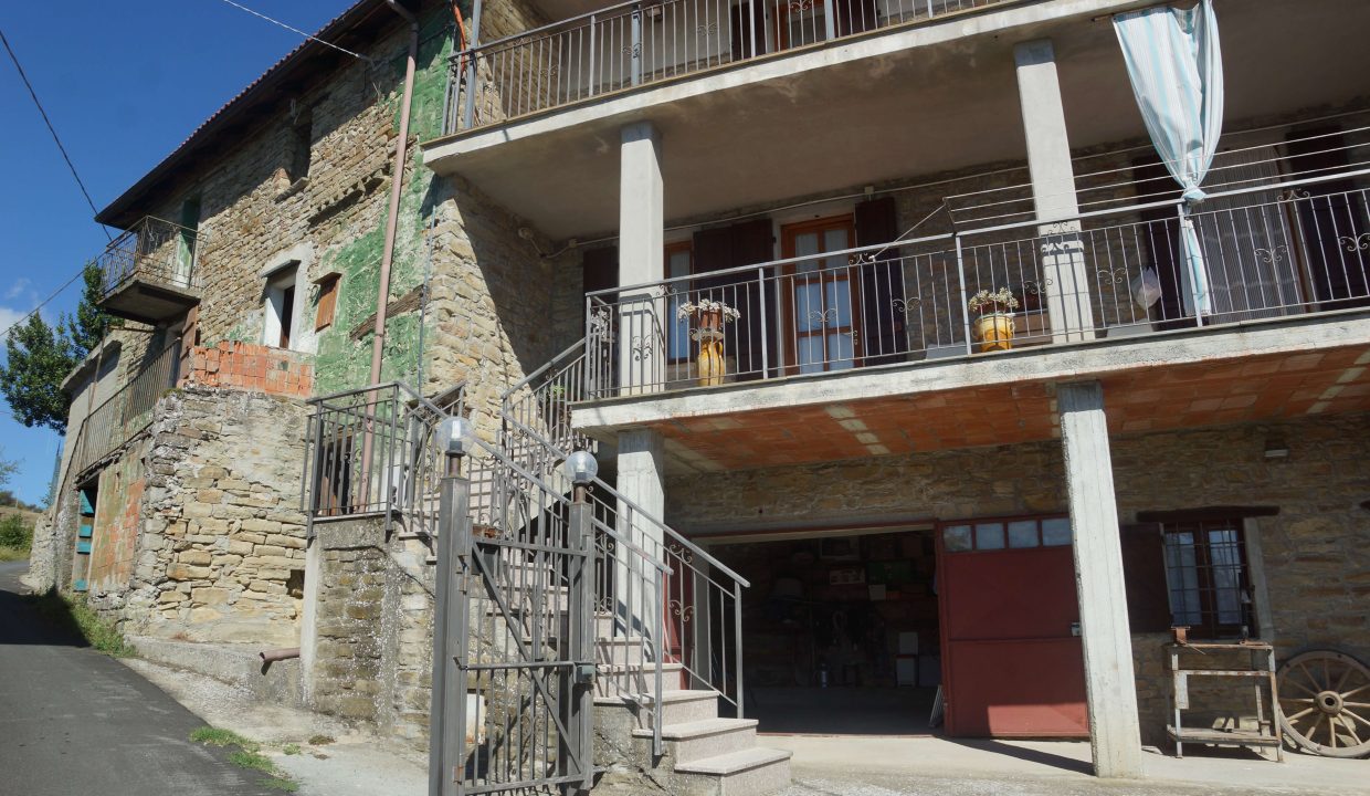 caseinpiemonte-realestate-fabiana-elianne-roccaverano-robiola-unesco-barbera-stonehouse-piemonte-langhe-cp-1389 (17)