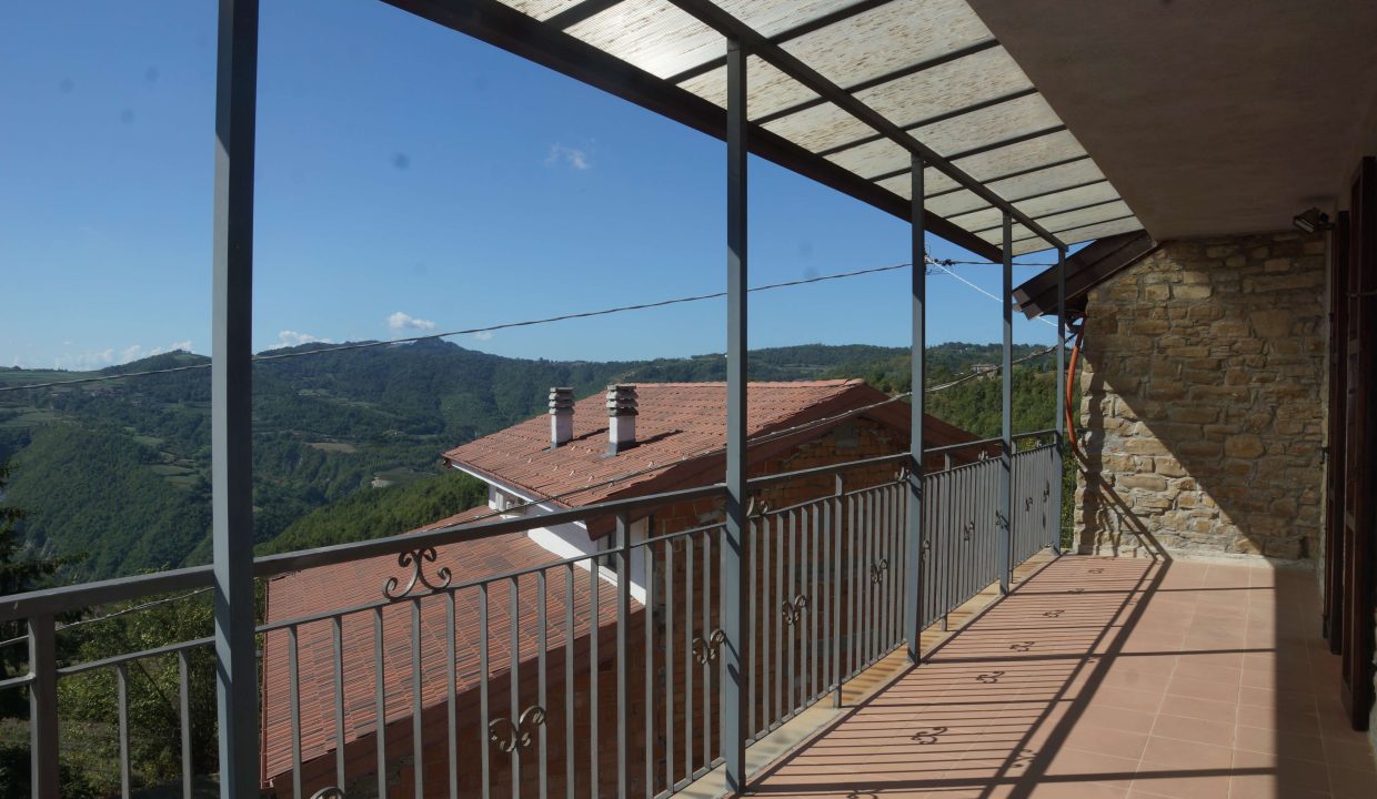 caseinpiemonte-realestate-fabiana-elianne-roccaverano-robiola-unesco-barbera-stonehouse-piemonte-langhe-cp-1389 (23)