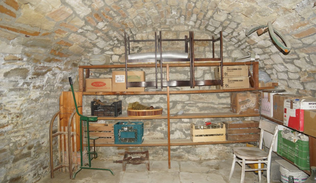 caseinpiemonte-realestate-fabiana-elianne-roccaverano-robiola-unesco-barbera-stonehouse-piemonte-langhe-cp-1389 (5)