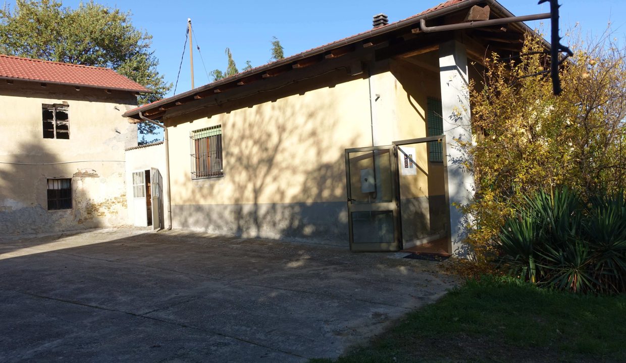 caseinpiemonte_fabiana_elianne_realestate_mango_unesco_piemonte_stone_cascina_views_panoramic_moscato (13)