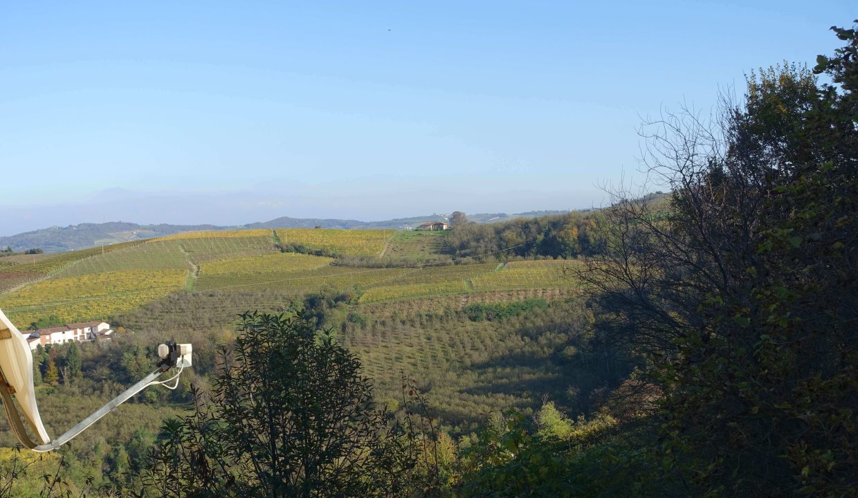 caseinpiemonte_fabiana_elianne_realestate_mango_unesco_piemonte_stone_cascina_views_panoramic_moscato (14)
