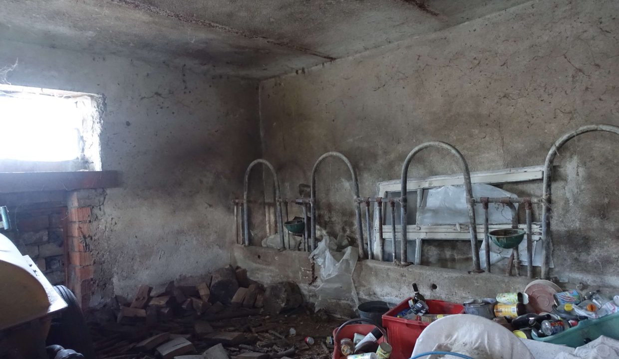 CP-1629_piemonte_stone_pietra_cascina_sessame_caseinpiemonte_elianne_fabiana_unesco_realestate (7)