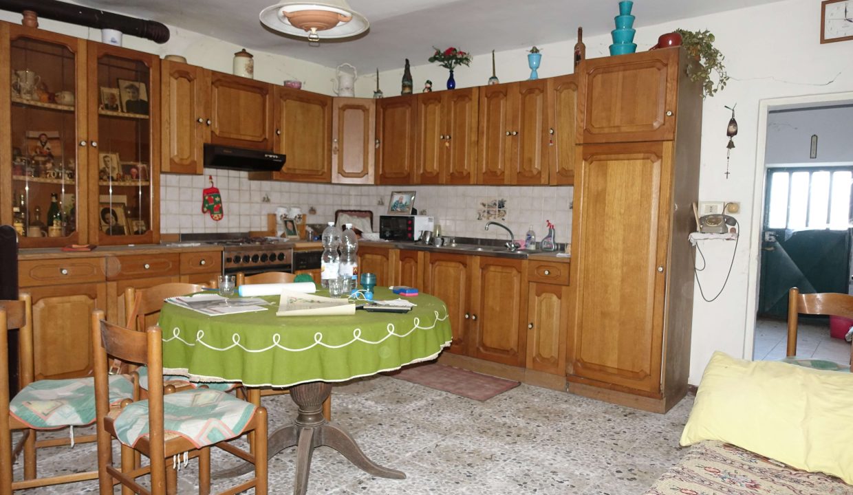 CP-1629_piemonte_stone_pietra_cascina_sessame_caseinpiemonte_elianne_fabiana_unesco_realestate (8)