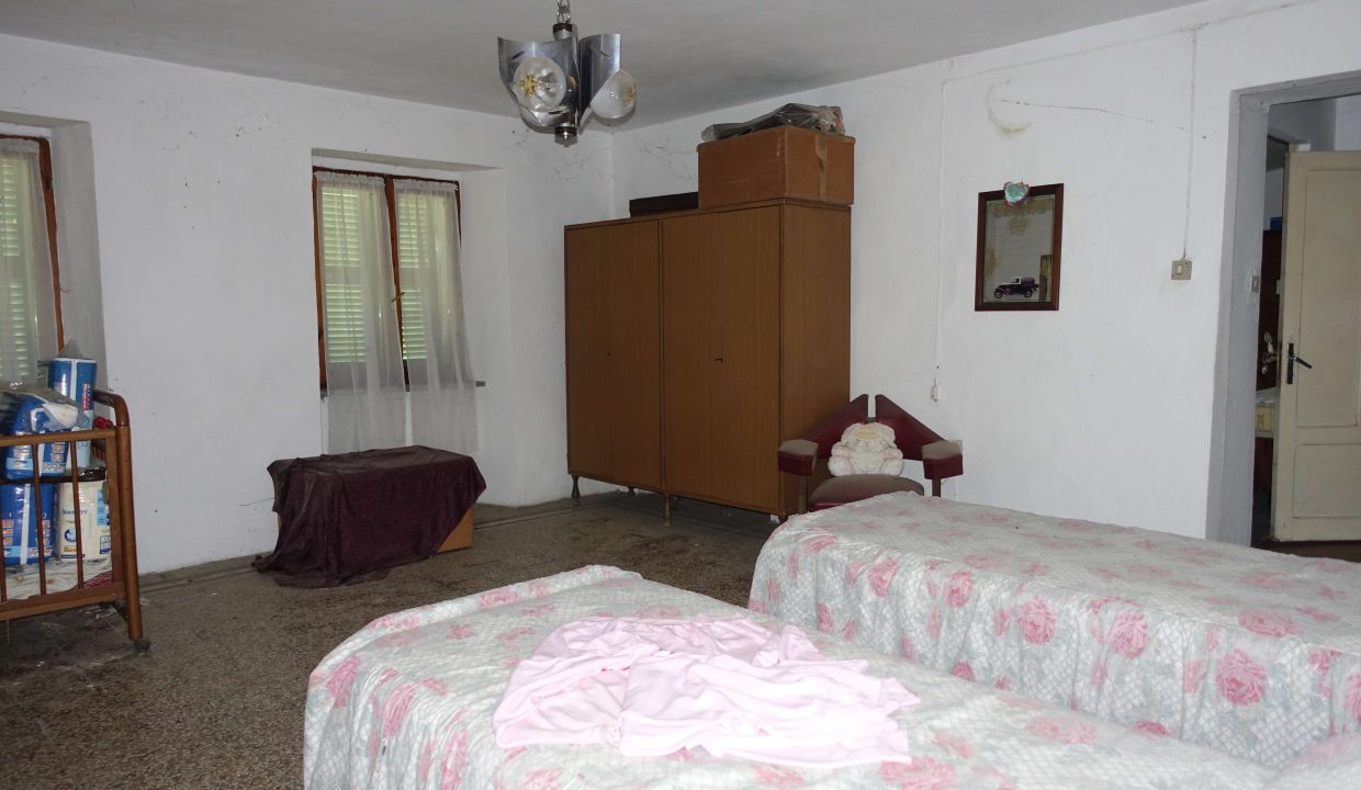 CP-1629_piemonte_stone_pietra_cascina_sessame_caseinpiemonte_elianne_fabiana_unesco_realestate (9)