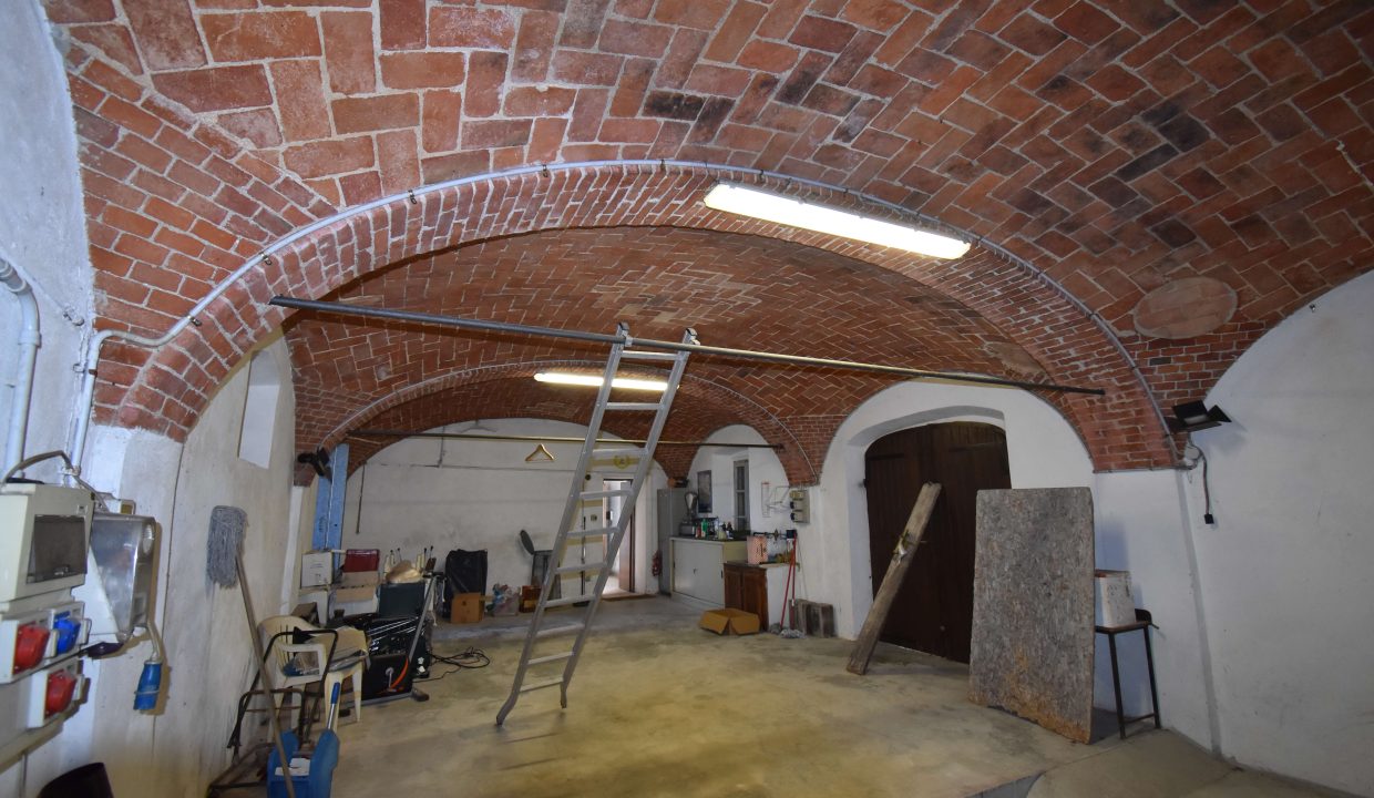 CM-1631_sanmarzano_unesco_barbera_nizza_elianne_caseinpiemonte_fabiana_realestate_cascina (13)