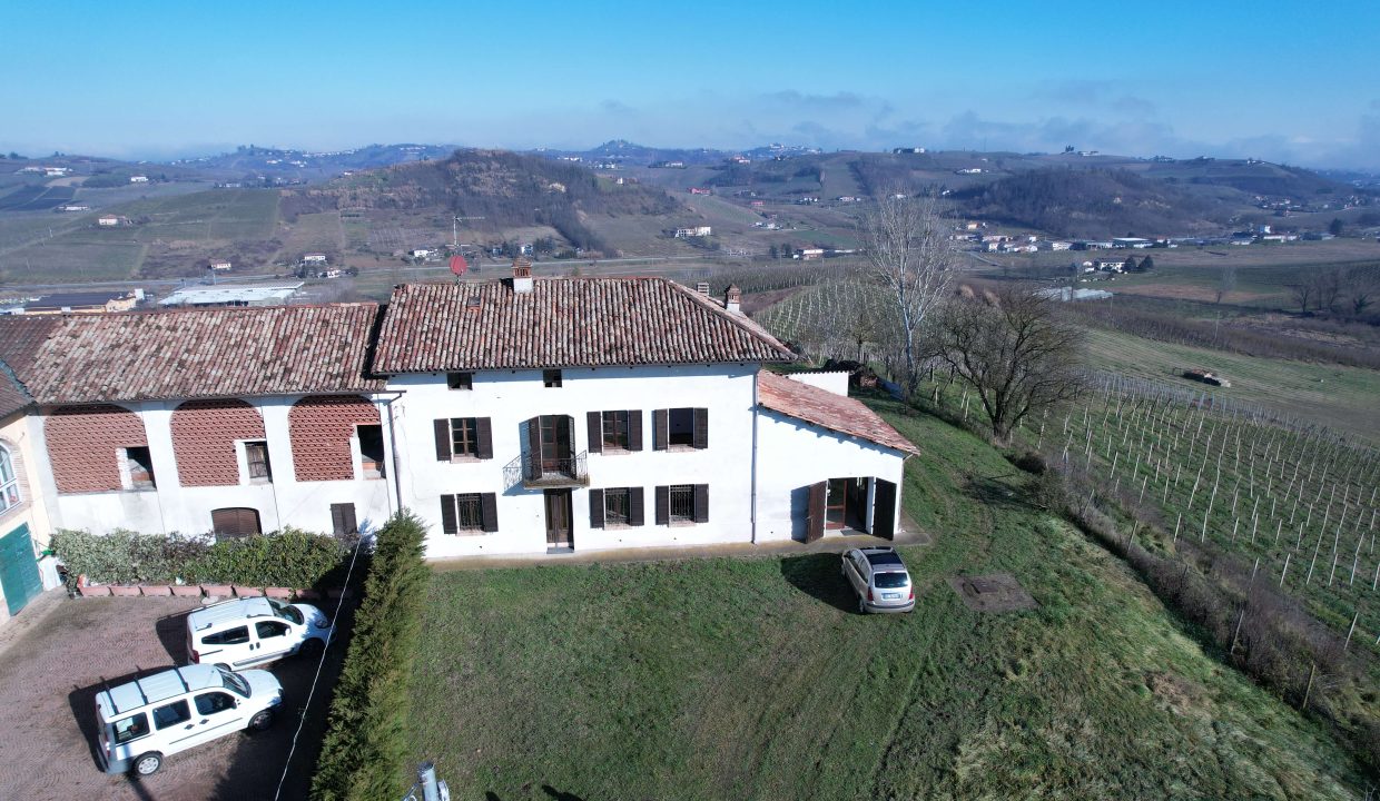 CM-1631_sanmarzano_unesco_barbera_nizza_elianne_caseinpiemonte_fabiana_realestate_cascina (3)