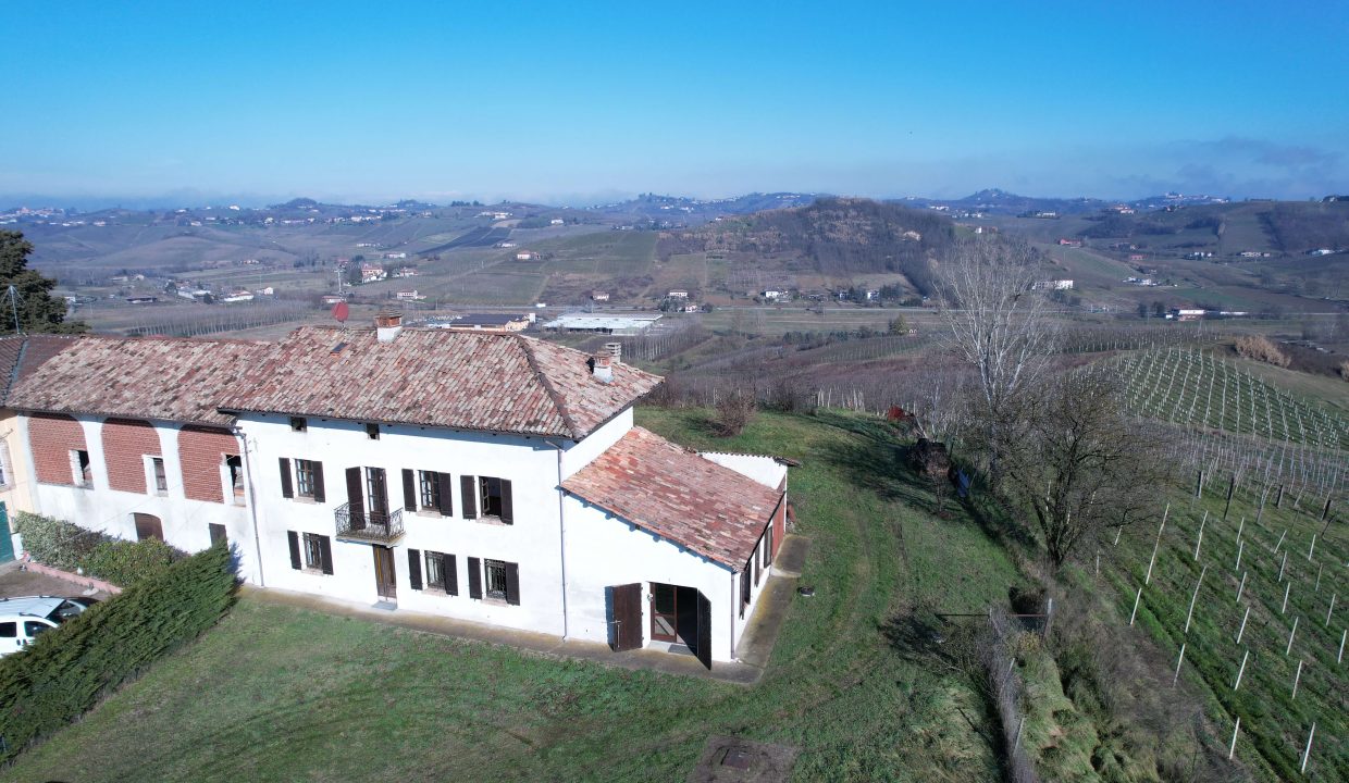 CM-1631_sanmarzano_unesco_barbera_nizza_elianne_caseinpiemonte_fabiana_realestate_cascina (4)