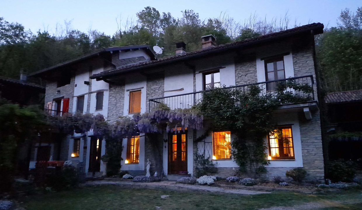 CP-1638_canelli_cassinasco_unesco_barbera_fabiana_elianne_monferrato_caseinpiemonte_realestate_forest_woods (11)
