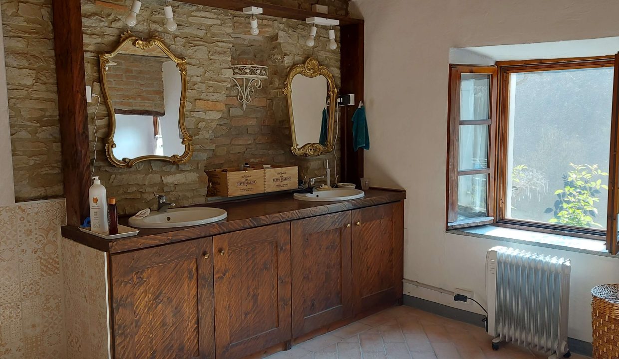 CP-1638_canelli_cassinasco_unesco_barbera_fabiana_elianne_monferrato_caseinpiemonte_realestate_forest_woods (2)