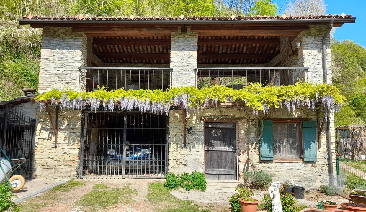 CP-1638_canelli_cassinasco_unesco_barbera_fabiana_elianne_monferrato_caseinpiemonte_realestate_forest_woods (9)