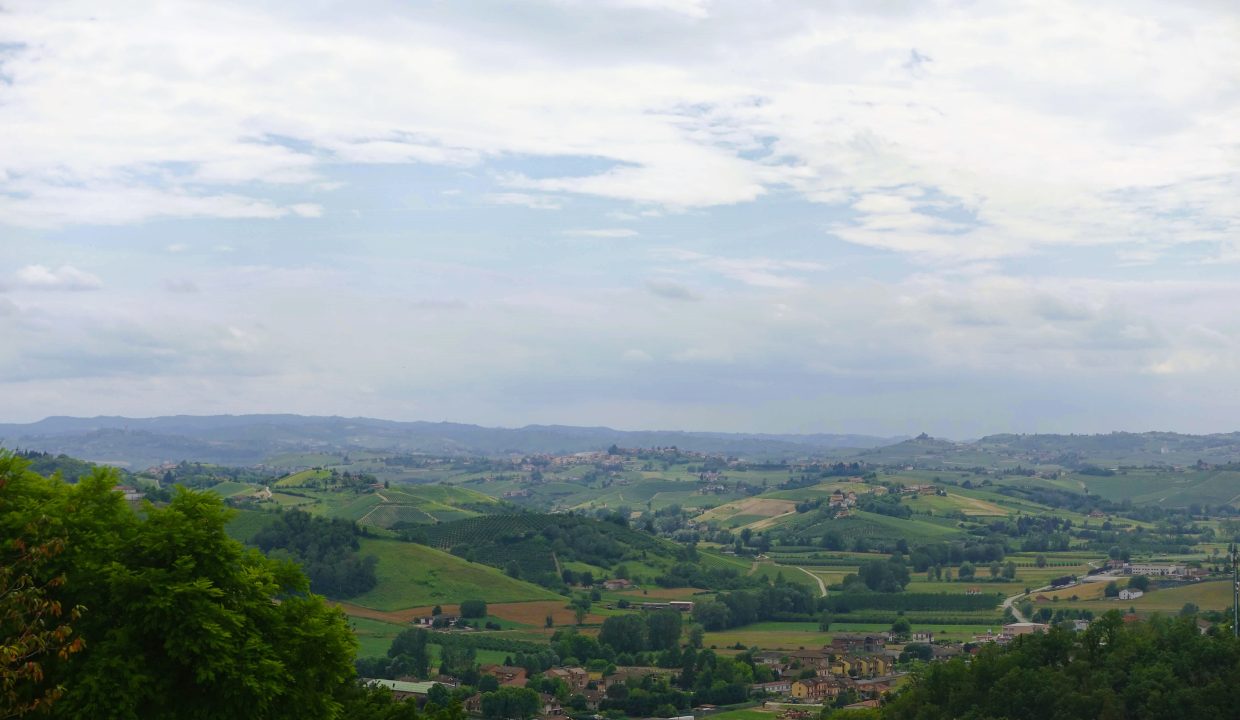 CP-1582_mombercelli_piemonte_elianne_fabiana_unesco_nizza_barbera_realestate_homesinpiemonte_caseinpiemonte ( (13)