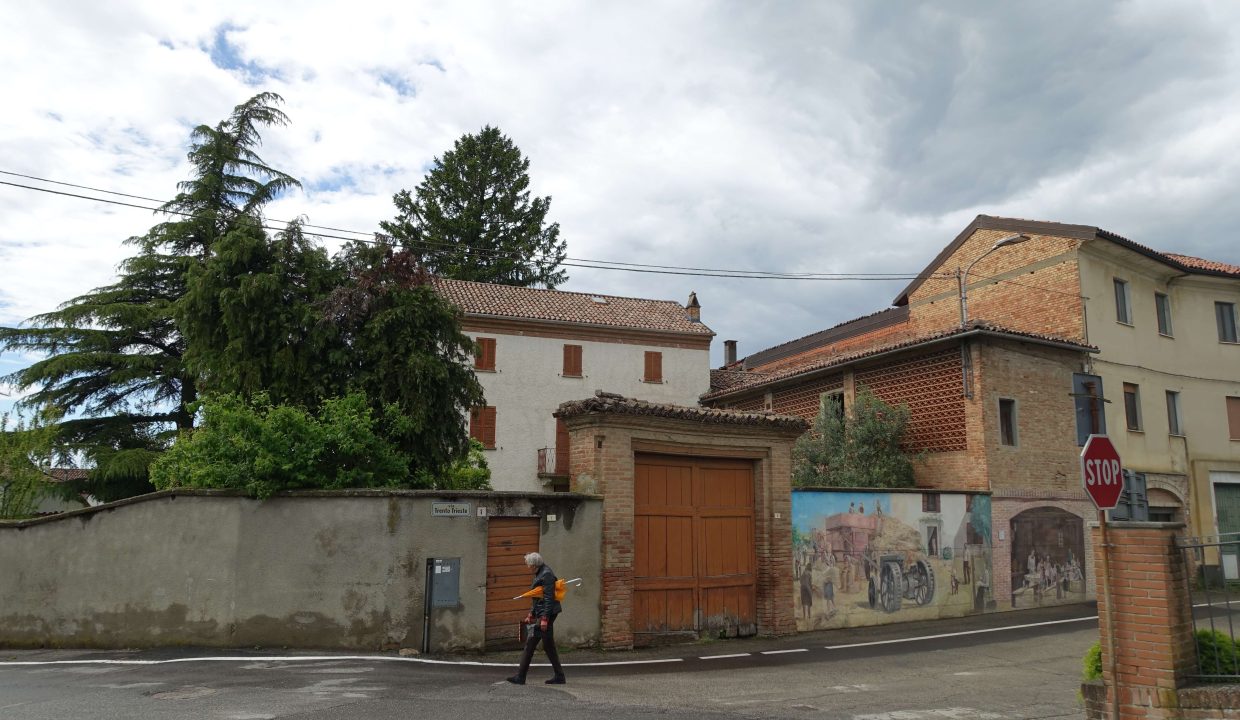 CaseinPiemonte_Fontanile_Monferrato_Barbera_cp-1656.jpg08120