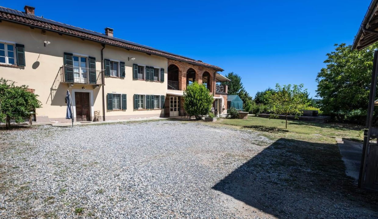 CaseinPiemonte_Cortandone_Monferrato_Immobiliare_barbera_cm-1678.jpg_1420