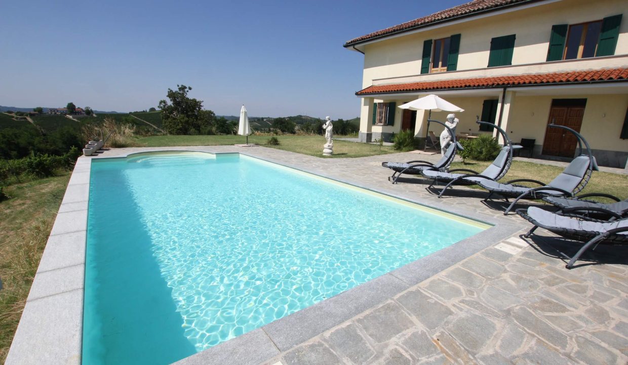 caseinpiemonte_nizzamonferrato_monferrato_barbera_pool_cascina_farmhouse_cv-1861_0024
