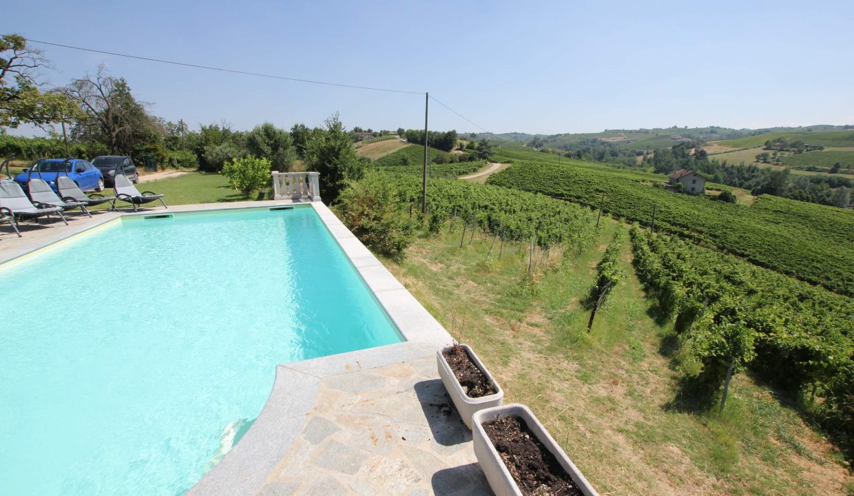 caseinpiemonte_nizzamonferrato_monferrato_barbera_pool_cascina_farmhouse_cv-1861_0024