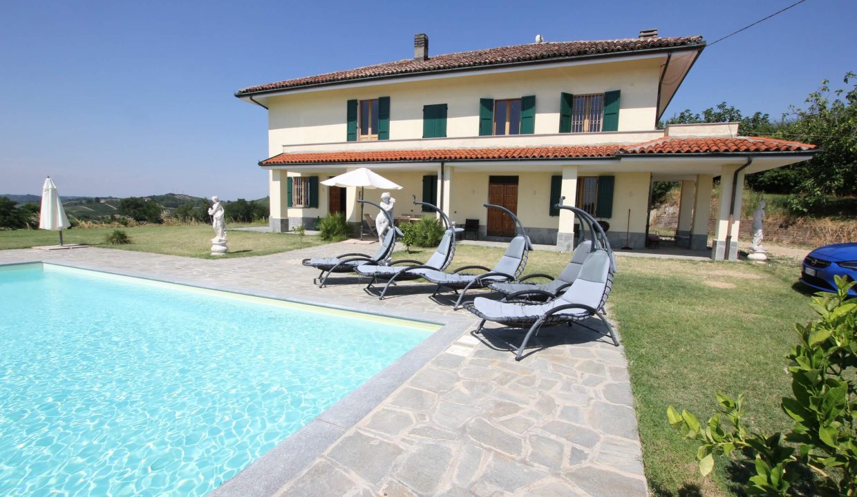 caseinpiemonte_nizzamonferrato_monferrato_barbera_pool_cascina_farmhouse_cv-1861_0030