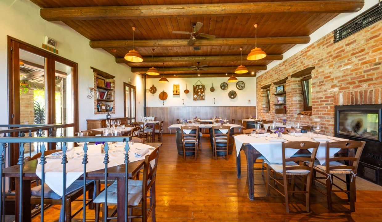 caseinpiemonte_sandamianodasti_roero_barbera_nebbiolo_pool_cascina_bb_cl-1684_0944 Large