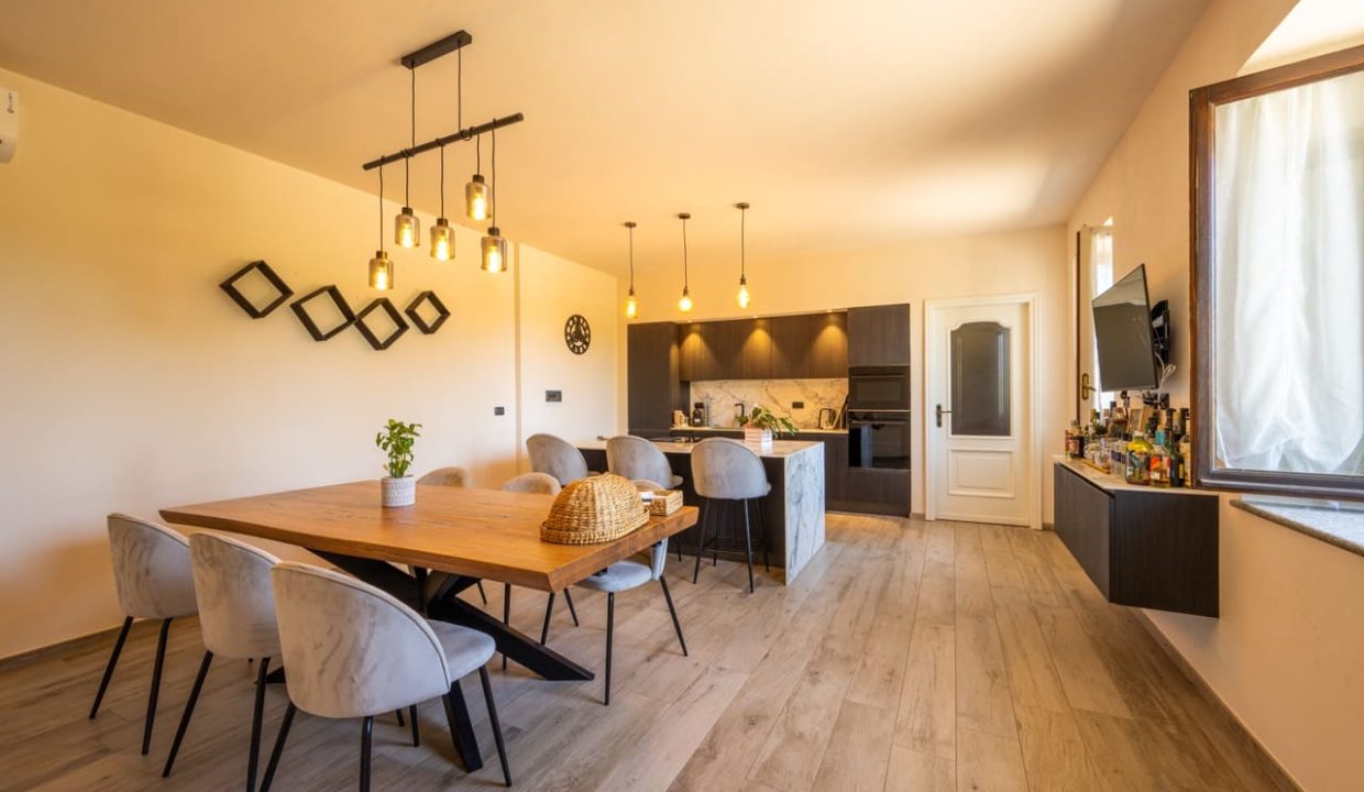 caseinpiemonte_sandamianodasti_roero_barbera_nebbiolo_pool_cascina_bb_cl-1684_0989 Large