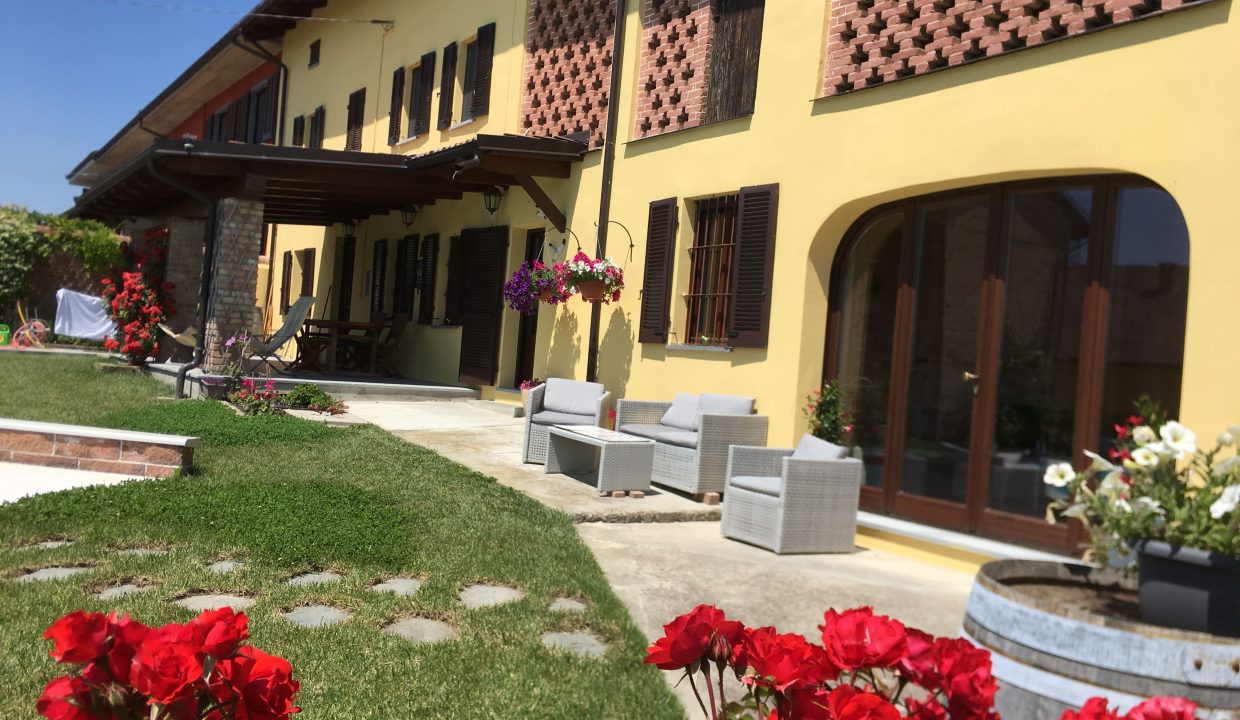 CaseinPiemonte_AglianoTerme_Monferrato_Immobiliare_barbera_cm-1687.jpg_1700