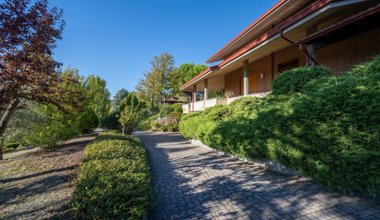 CaseinPiemonte_Barbaresco_TreStelle_Langhe_Immobiliare_barbaresco_nebbiolo_cl-1685_2006