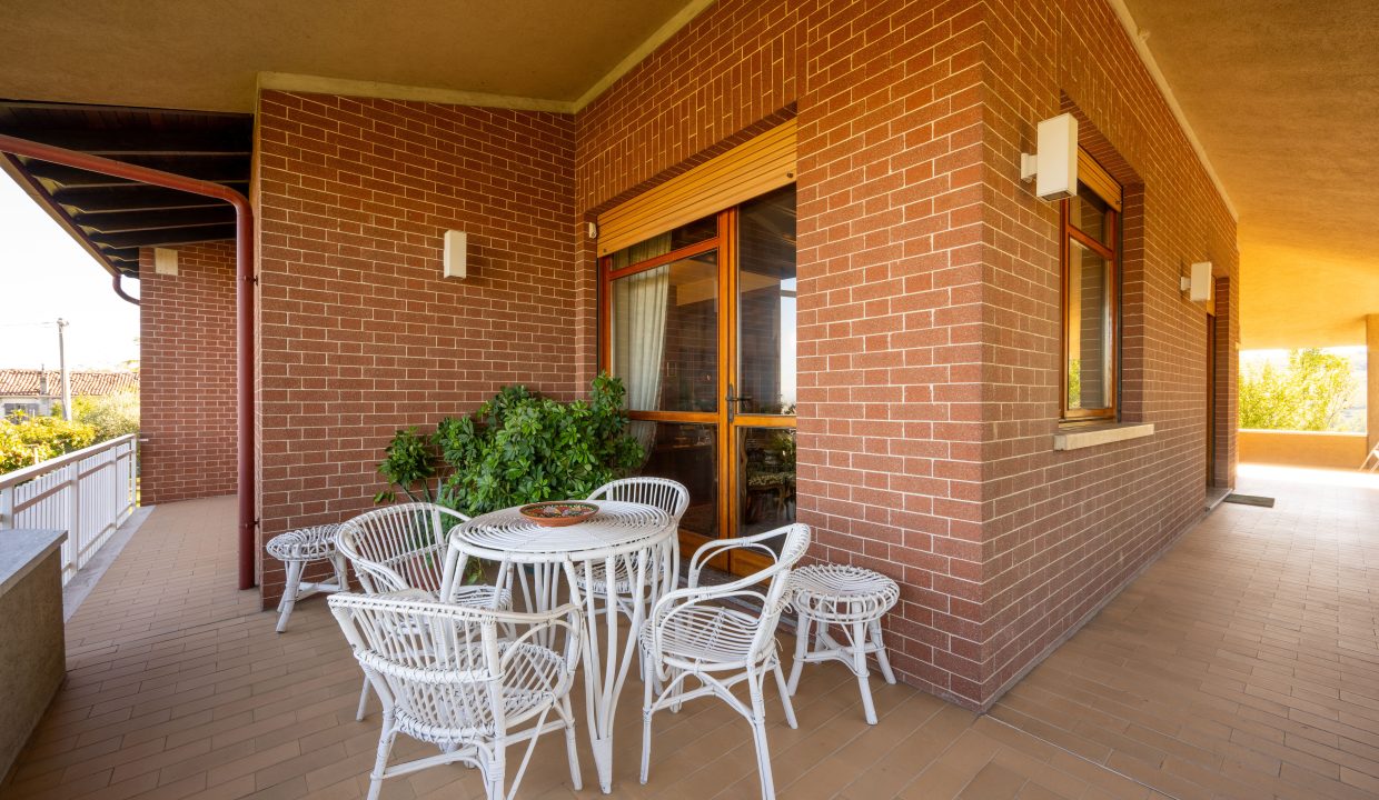 CaseinPiemonte_Barbaresco_TreStelle_Langhe_Immobiliare_barbaresco_nebbiolo_cl-1685_2036