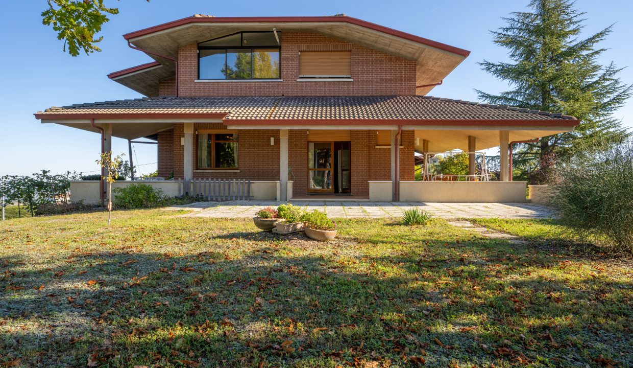 CaseinPiemonte_Barbaresco_TreStelle_Langhe_Immobiliare_barbaresco_nebbiolo_cl-1685_2040