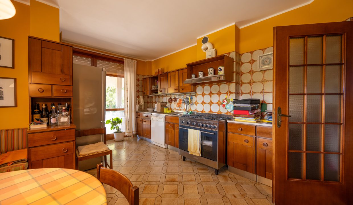 CaseinPiemonte_Barbaresco_TreStelle_Langhe_Immobiliare_barbaresco_nebbiolo_cl-1685_2063