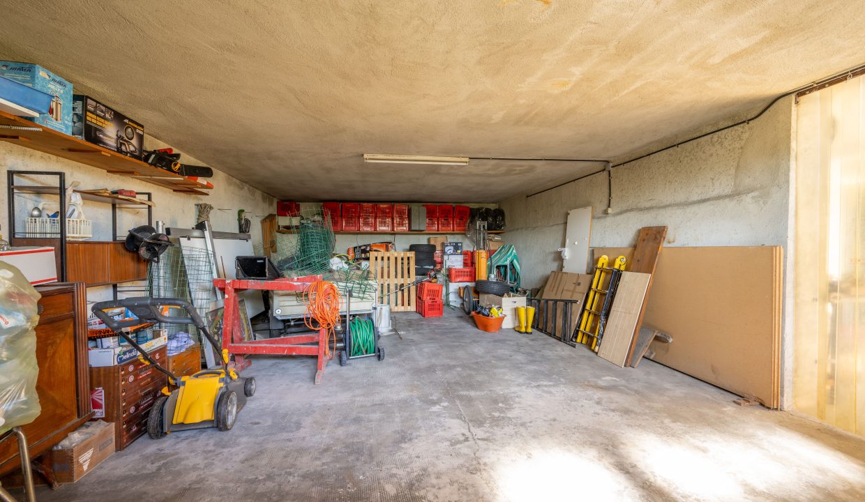 CaseinPiemonte_Barbaresco_TreStelle_Langhe_Immobiliare_barbaresco_nebbiolo_cl-1685_2205