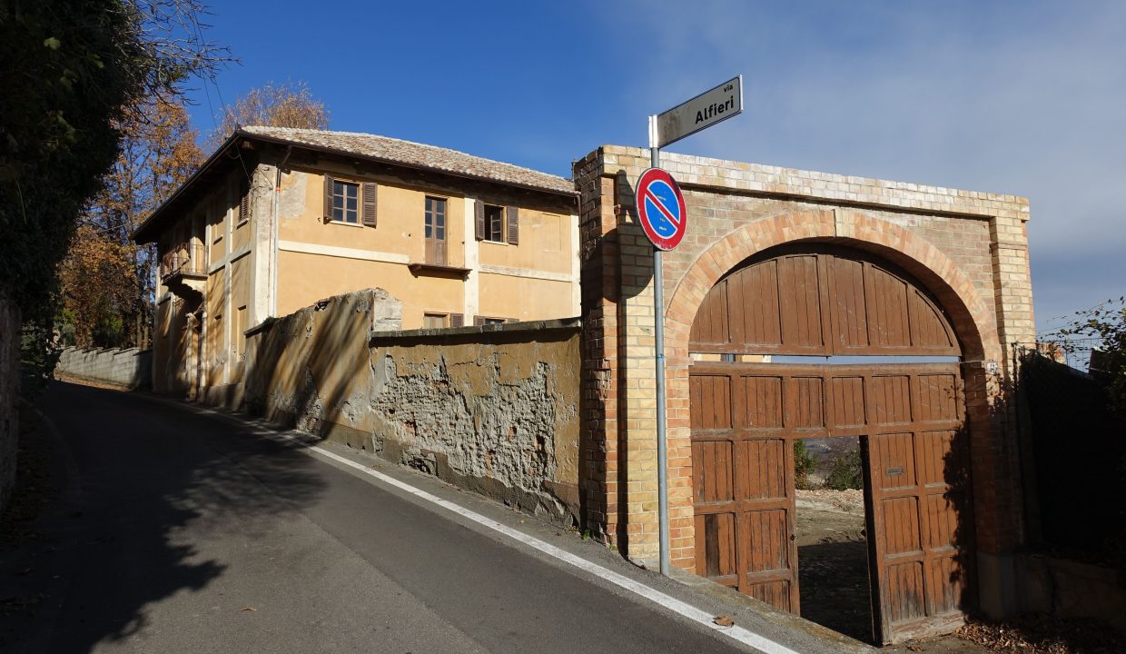 CP-1700_Calosso_fabiana_elianne_unesco_monferrato_barbera_piemonte.jpg09312