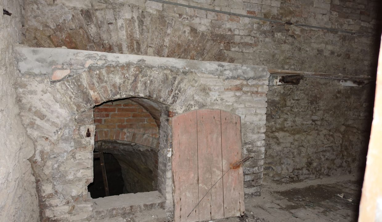 CP-1700_Calosso_fabiana_elianne_unesco_monferrato_barbera_piemonte.jpg09348