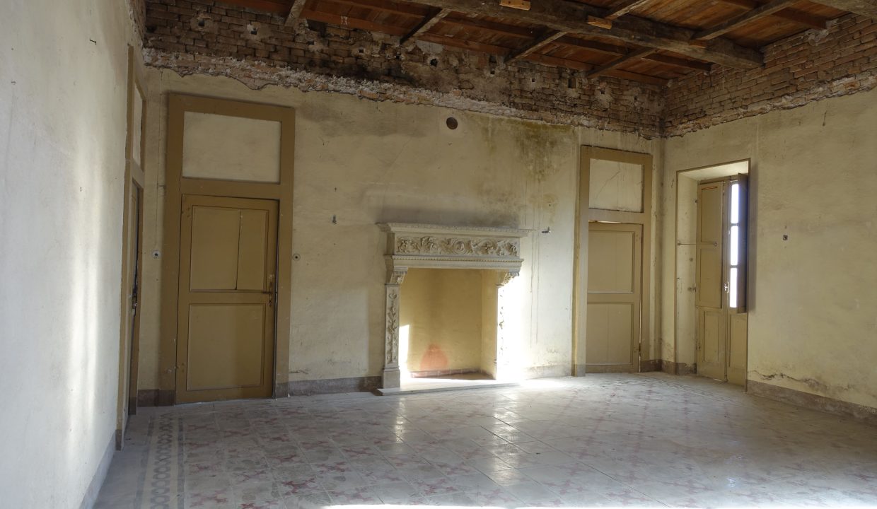 CP-1700_Calosso_fabiana_elianne_unesco_monferrato_barbera_piemonte.jpg09352