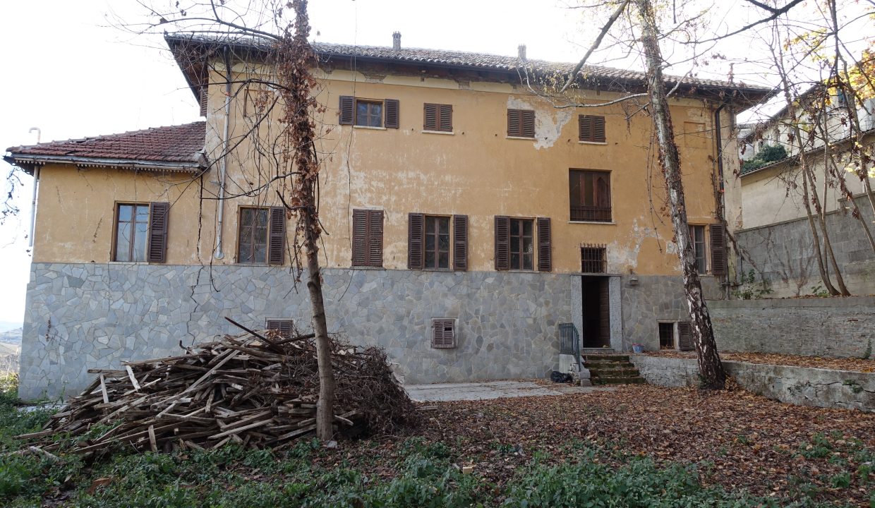 CP-1700_Calosso_fabiana_elianne_unesco_monferrato_barbera_piemonte.jpg09405