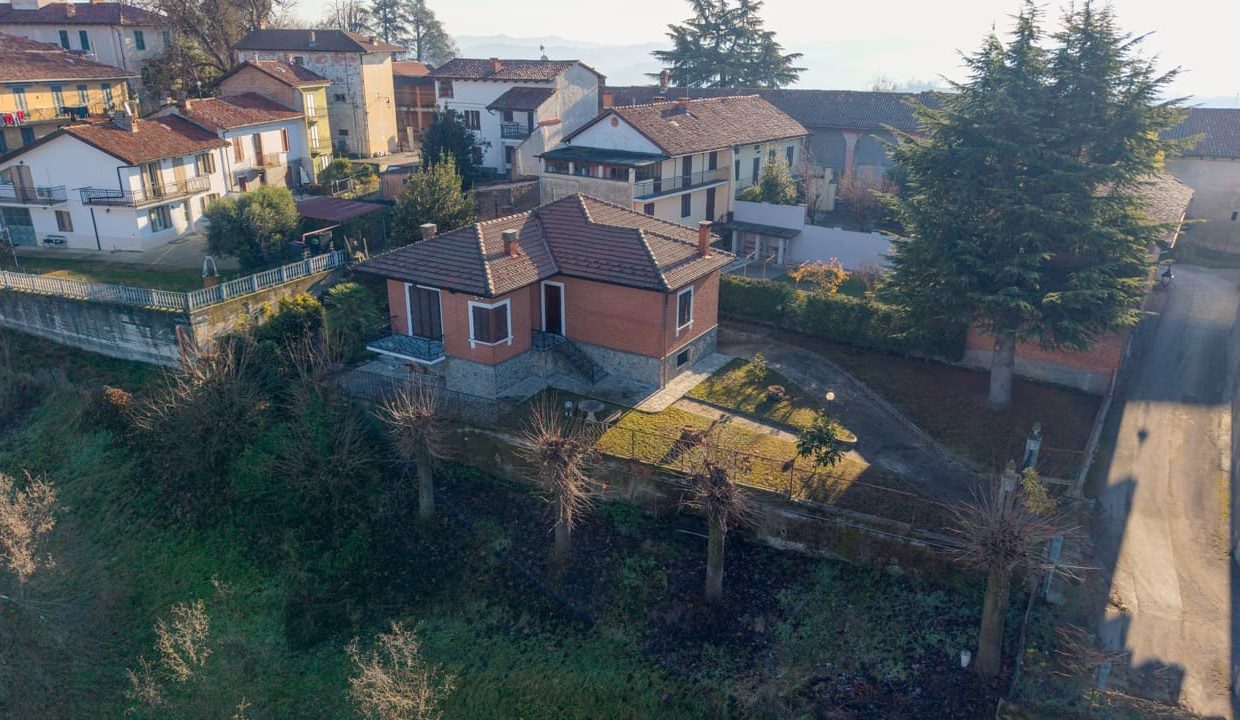 CL-1704_SanMartinoAlfieri_fabiana_elianne_unesco_roero_piemonte.jpg_SanMartinoAlfieri_fabiana_elianne_unesco_roero_piemonte.jpg_20251209103406_0008_D Large