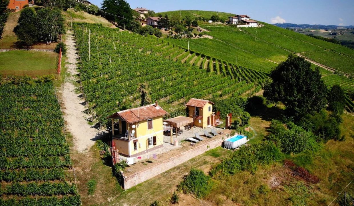 CP-1714_monforte_alba_barolo_elianne_fabiana_piemonte_langhe_unesco_property_project_unique_realestate (17)