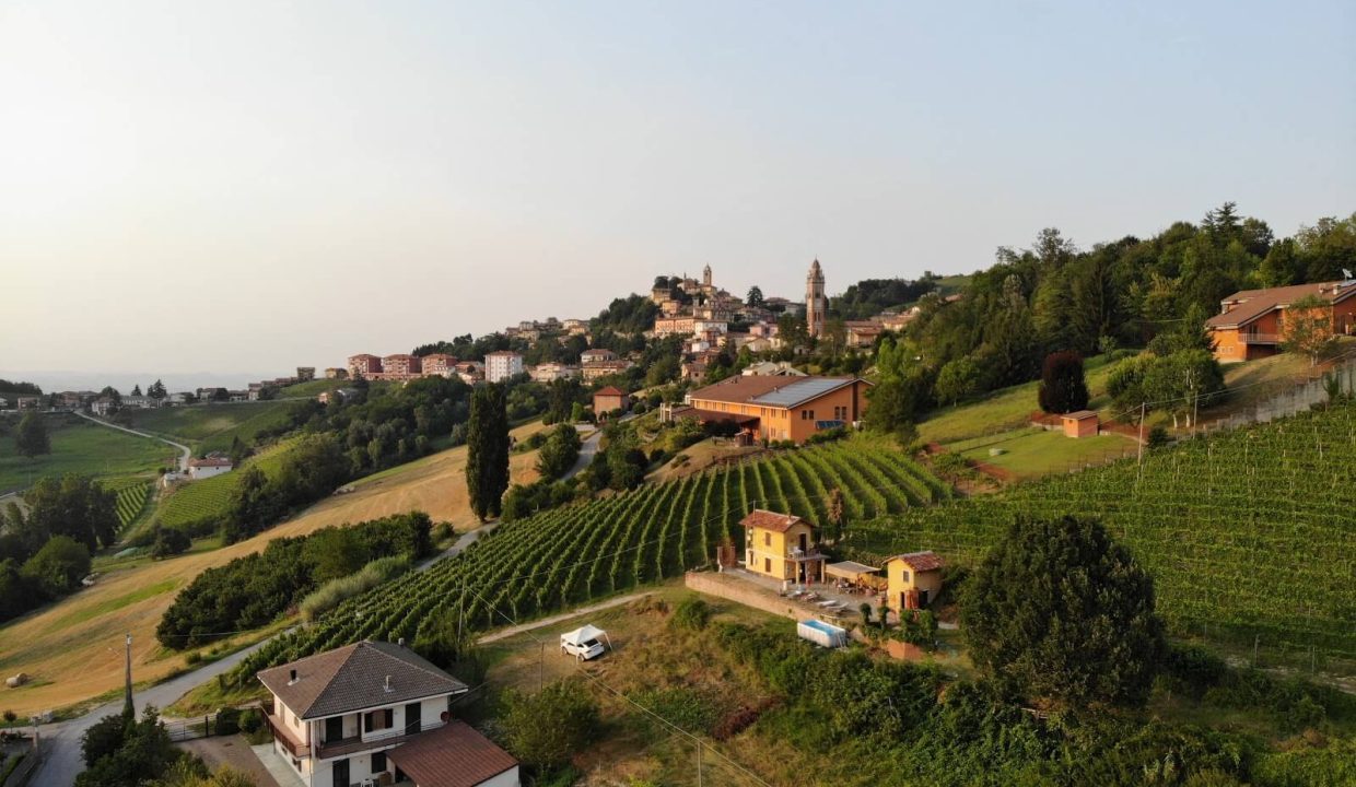 CP-1714_monforte_alba_barolo_elianne_fabiana_piemonte_langhe_unesco_property_project_unique_realestate (20)