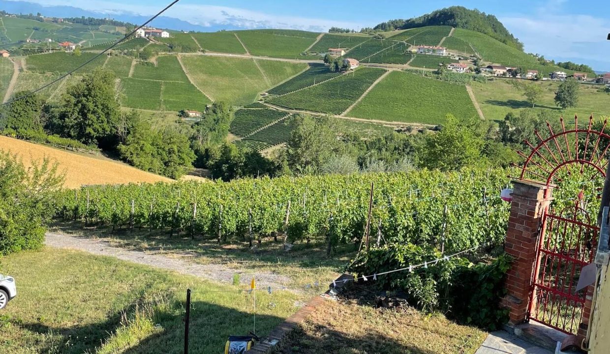 CP-1714_monforte_alba_barolo_elianne_fabiana_piemonte_langhe_unesco_property_project_unique_realestate (31)