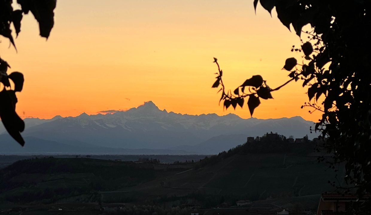 CP-1714_monforte_alba_barolo_elianne_fabiana_piemonte_langhe_unesco_property_project_unique_realestate (36)